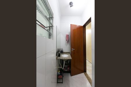 Casa à venda com 65m², 3 quartos e 2 vagasBanheiro 