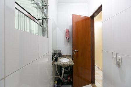 Casa à venda com 65m², 3 quartos e 2 vagasBanheiro 
