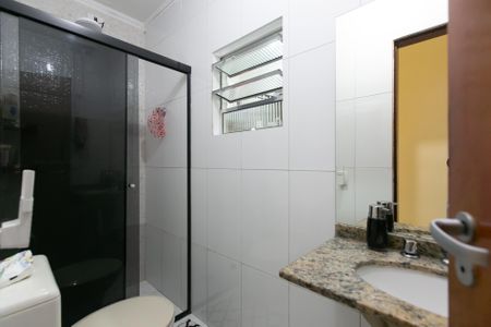 Casa à venda com 65m², 3 quartos e 2 vagasBanheiro 