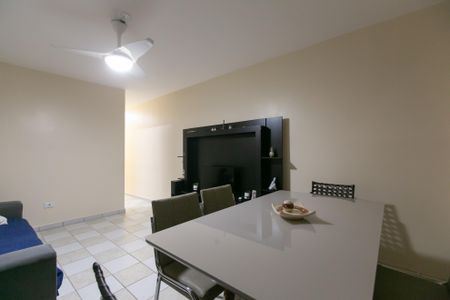 Casa à venda com 65m², 3 quartos e 2 vagasSala