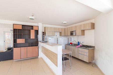 Apartamento para alugar com 37m², 2 quartos e 1 vaga Apartamento para alugar com 37m², 2 quartos e 1 vagaÁrea comum - Salão de festas