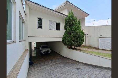 Casa à venda com 853m², 4 quartos e 20 vagas Casa à venda com 853m², 4 quartos e 20 vagasGaragem