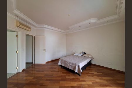 Casa à venda com 853m², 4 quartos e 20 vagas Casa à venda com 853m², 4 quartos e 20 vagasQuarto 3