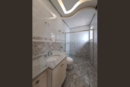 Casa à venda com 853m², 4 quartos e 20 vagas Casa à venda com 853m², 4 quartos e 20 vagasBanheiro quarto 1