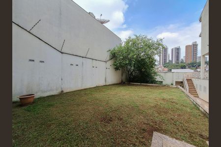 Casa à venda com 853m², 4 quartos e 20 vagas Casa à venda com 853m², 4 quartos e 20 vagasQuintal