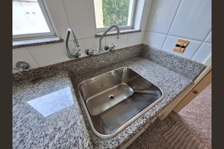 Casa à venda com 853m², 4 quartos e 20 vagas Casa à venda com 853m², 4 quartos e 20 vagasÁrea de Serviço