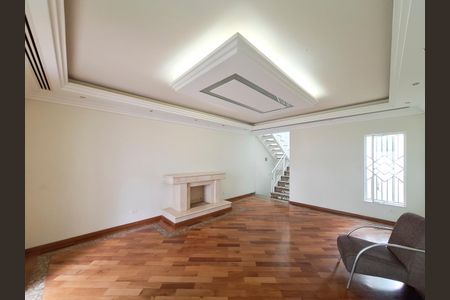 Casa à venda com 853m², 4 quartos e 20 vagas Casa à venda com 853m², 4 quartos e 20 vagasSala