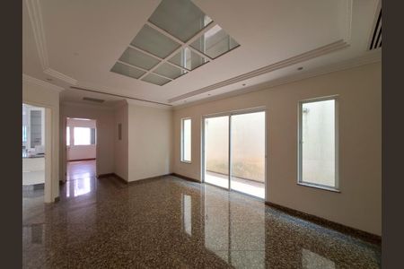 Casa à venda com 853m², 4 quartos e 20 vagas Casa à venda com 853m², 4 quartos e 20 vagasCopa