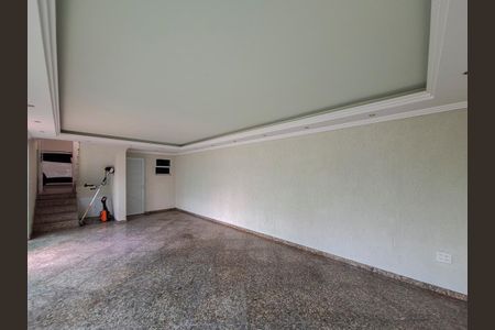 Casa à venda com 853m², 4 quartos e 20 vagas Casa à venda com 853m², 4 quartos e 20 vagasÁrea Comum - Salão de Festas