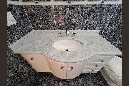 Casa à venda com 853m², 4 quartos e 20 vagas Casa à venda com 853m², 4 quartos e 20 vagasBanheiro Quarto 2