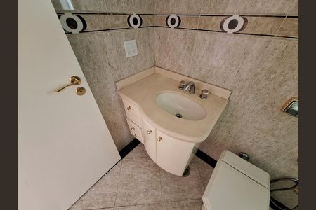 Casa à venda com 853m², 4 quartos e 20 vagas Casa à venda com 853m², 4 quartos e 20 vagasBanheiro Quarto 4