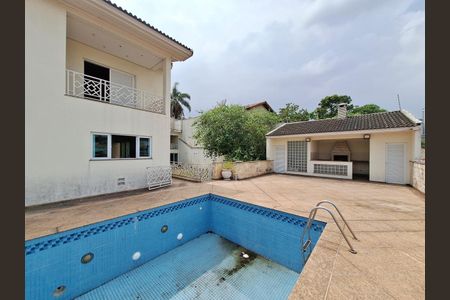 Casa à venda com 853m², 4 quartos e 20 vagas Casa à venda com 853m², 4 quartos e 20 vagasPiscina