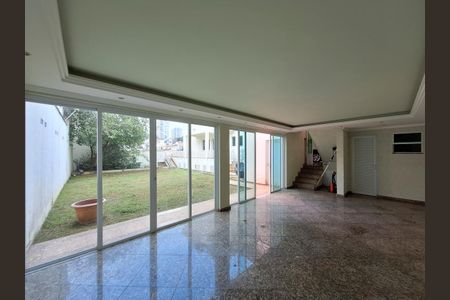 Casa à venda com 853m², 4 quartos e 20 vagas Casa à venda com 853m², 4 quartos e 20 vagasÁrea Comum - Salão de Festas