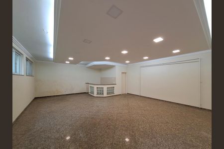 Casa à venda com 853m², 4 quartos e 20 vagas Casa à venda com 853m², 4 quartos e 20 vagasÁrea Comum - Salão Piscina