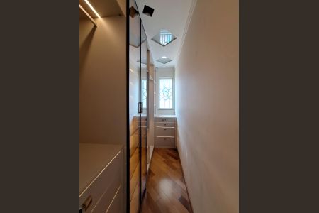 Casa à venda com 853m², 4 quartos e 20 vagas Casa à venda com 853m², 4 quartos e 20 vagasCloset Quarto 1