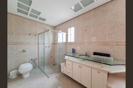 Casa à venda com 853m², 4 quartos e 20 vagas Casa à venda com 853m², 4 quartos e 20 vagasBanheiro Quarto 3