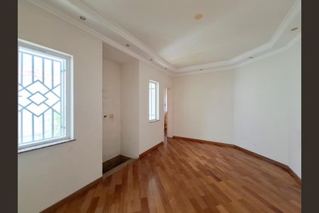 Casa à venda com 853m², 4 quartos e 20 vagas Casa à venda com 853m², 4 quartos e 20 vagasQuarto 1