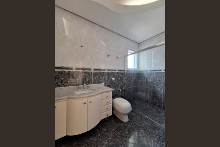 Casa à venda com 853m², 4 quartos e 20 vagas Casa à venda com 853m², 4 quartos e 20 vagasBanheiro Quarto 2