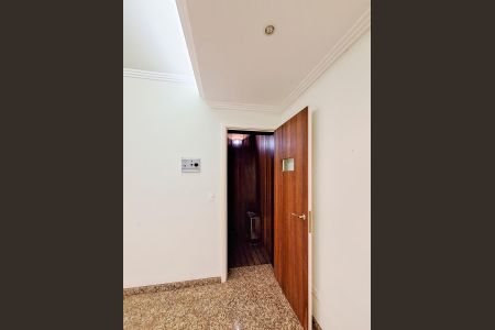 Casa à venda com 853m², 4 quartos e 20 vagas Casa à venda com 853m², 4 quartos e 20 vagasSauna