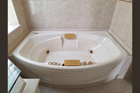 Casa à venda com 853m², 4 quartos e 20 vagas Casa à venda com 853m², 4 quartos e 20 vagasBanheiro Quarto 3