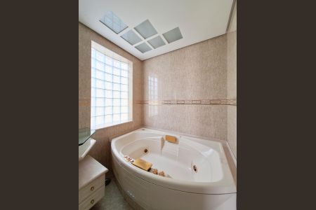 Casa à venda com 853m², 4 quartos e 20 vagas Casa à venda com 853m², 4 quartos e 20 vagasBanheiro Quarto 3