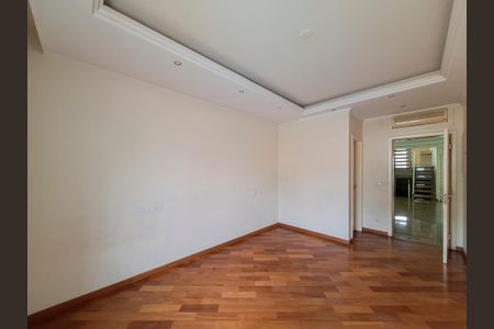 Casa à venda com 853m², 4 quartos e 20 vagas Casa à venda com 853m², 4 quartos e 20 vagasQuarto 4