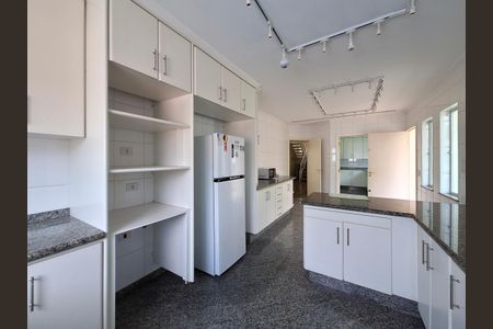 Casa à venda com 853m², 4 quartos e 20 vagas Casa à venda com 853m², 4 quartos e 20 vagasCozinha