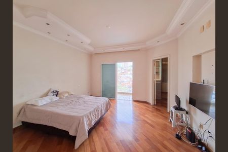 Casa à venda com 853m², 4 quartos e 20 vagas Casa à venda com 853m², 4 quartos e 20 vagasQuarto 3