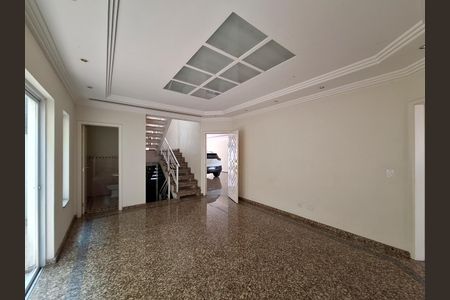 Casa à venda com 853m², 4 quartos e 20 vagas Casa à venda com 853m², 4 quartos e 20 vagasCopa
