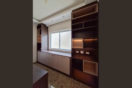 Casa à venda com 853m², 4 quartos e 20 vagas Casa à venda com 853m², 4 quartos e 20 vagasEscritório