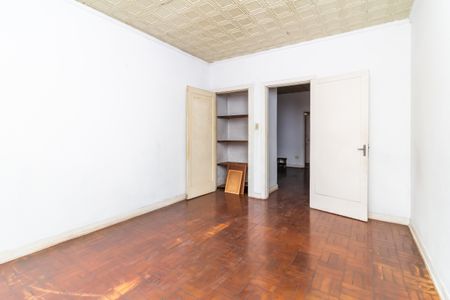 Casa à venda com 200m², 2 quartos e 4 vagas Casa à venda com 200m², 2 quartos e 4 vagasQuarto