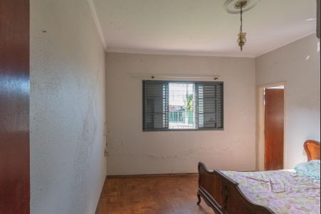 Casa à venda com 274m², 3 quartos e 3 vagas Casa à venda com 274m², 3 quartos e 3 vagasSuíte