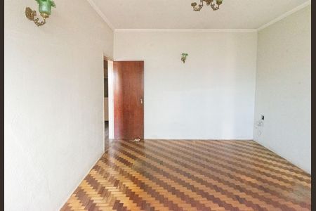 Casa à venda com 274m², 3 quartos e 3 vagas Casa à venda com 274m², 3 quartos e 3 vagasSala