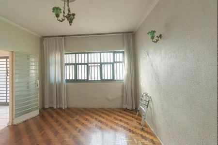Casa à venda com 274m², 3 quartos e 3 vagas Casa à venda com 274m², 3 quartos e 3 vagasSala