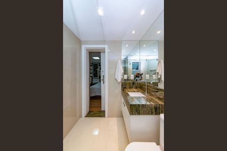 Apartamento à venda com 325m², 3 quartos e 4 vagas Apartamento à venda com 325m², 3 quartos e 4 vagasBanheiro da Suíte 3