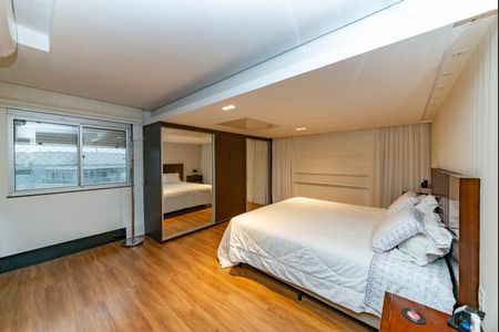 Apartamento à venda com 325m², 3 quartos e 4 vagas Apartamento à venda com 325m², 3 quartos e 4 vagasSuíte 1