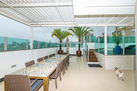 Apartamento à venda com 325m², 3 quartos e 4 vagas Apartamento à venda com 325m², 3 quartos e 4 vagasVaranda gourmet