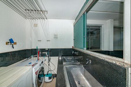 Apartamento à venda com 325m², 3 quartos e 4 vagas Apartamento à venda com 325m², 3 quartos e 4 vagasÁrea de Serviço