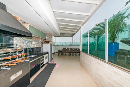 Apartamento à venda com 325m², 3 quartos e 4 vagas Apartamento à venda com 325m², 3 quartos e 4 vagasVaranda gourmet