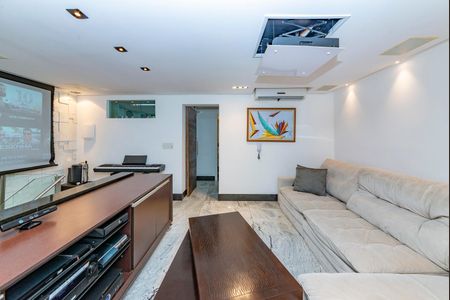 Apartamento à venda com 325m², 3 quartos e 4 vagas Apartamento à venda com 325m², 3 quartos e 4 vagasLazer- Sala 2