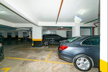 Apartamento à venda com 325m², 3 quartos e 4 vagas Apartamento à venda com 325m², 3 quartos e 4 vagasGaragem