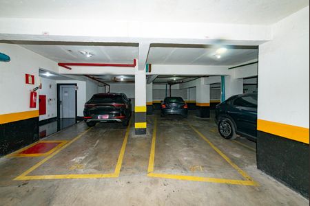 Apartamento à venda com 325m², 3 quartos e 4 vagas Apartamento à venda com 325m², 3 quartos e 4 vagasGaragem