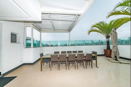 Apartamento à venda com 325m², 3 quartos e 4 vagas Apartamento à venda com 325m², 3 quartos e 4 vagasVaranda gourmet