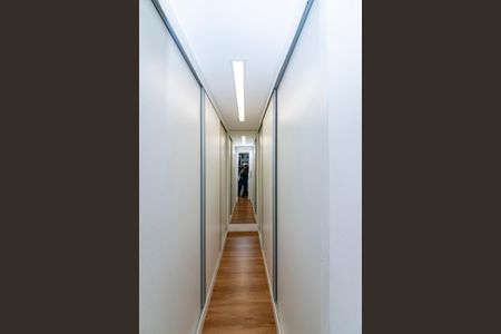 Apartamento à venda com 325m², 3 quartos e 4 vagas Apartamento à venda com 325m², 3 quartos e 4 vagasCloset da suíte 3