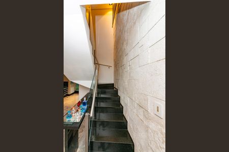 Apartamento à venda com 325m², 3 quartos e 4 vagas Apartamento à venda com 325m², 3 quartos e 4 vagasEscada