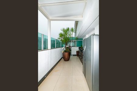 Apartamento à venda com 325m², 3 quartos e 4 vagas Apartamento à venda com 325m², 3 quartos e 4 vagasVaranda gourmet