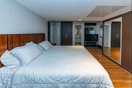 Apartamento à venda com 325m², 3 quartos e 4 vagas Apartamento à venda com 325m², 3 quartos e 4 vagasSuíte 1