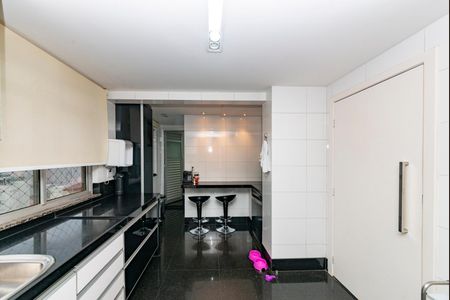 Apartamento à venda com 325m², 3 quartos e 4 vagas Apartamento à venda com 325m², 3 quartos e 4 vagasCozinha