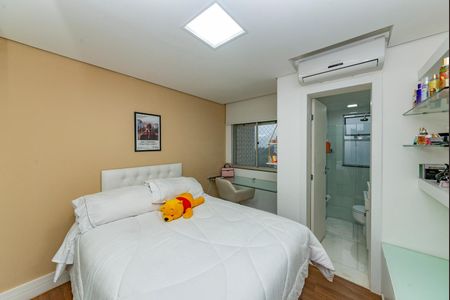 Apartamento à venda com 325m², 3 quartos e 4 vagas Apartamento à venda com 325m², 3 quartos e 4 vagasSuíte 2