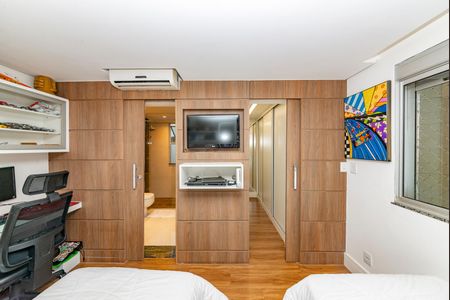 Apartamento à venda com 325m², 3 quartos e 4 vagas Apartamento à venda com 325m², 3 quartos e 4 vagasSuíte 3